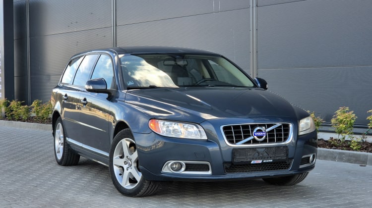 Volvo V70 preview