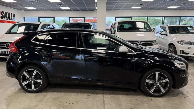 Volvo V40