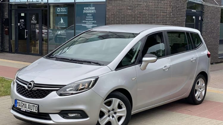 Opel Zafira Tourer preview