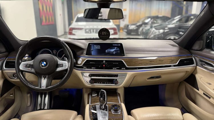 BMW 730