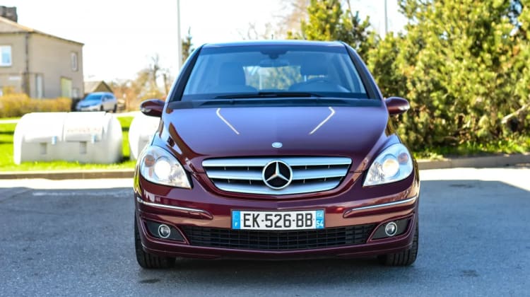 Mercedes-Benz B 200