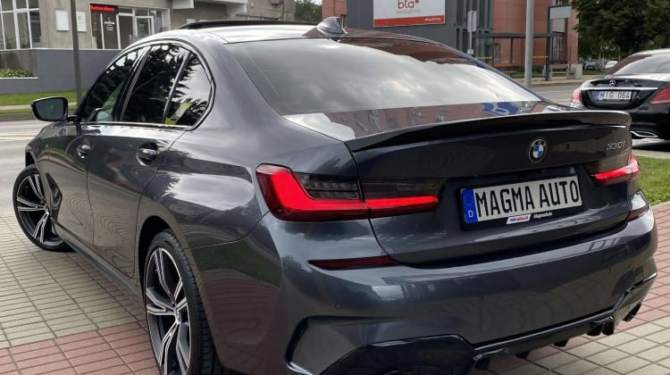 BMW 330