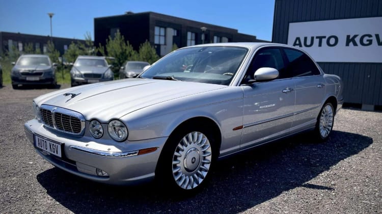 Jaguar XJ