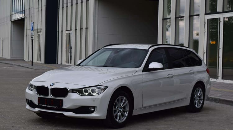 BMW 318 preview