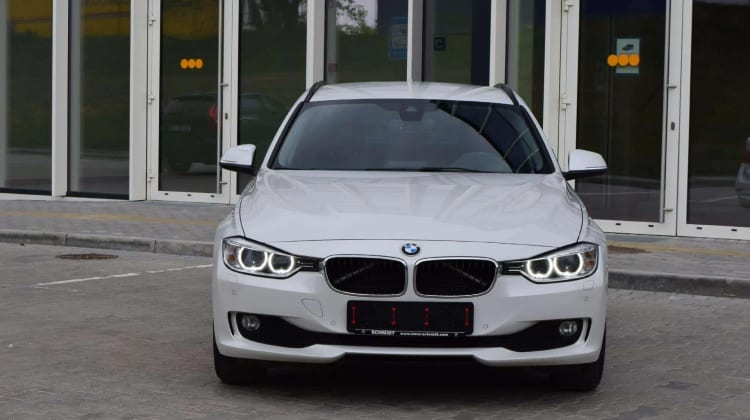 BMW 318 preview