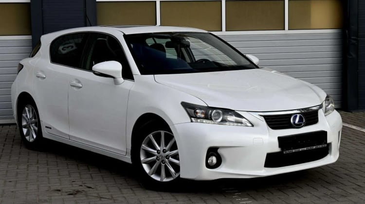 Lexus CT 200h preview