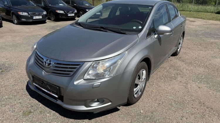 Toyota Avensis preview
