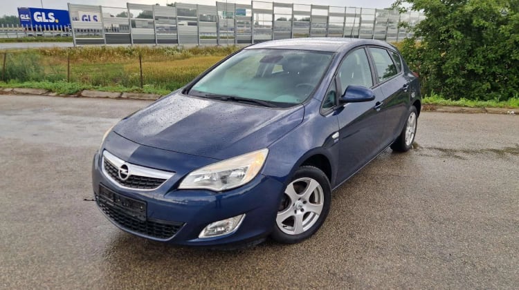 Opel Astra preview
