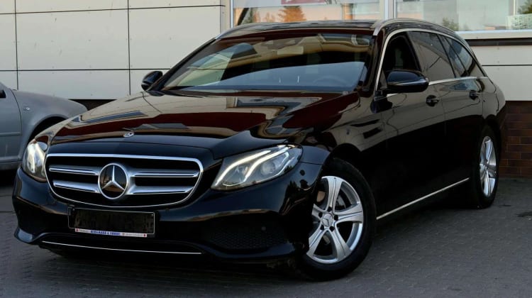 Mercedes-Benz E 220 preview
