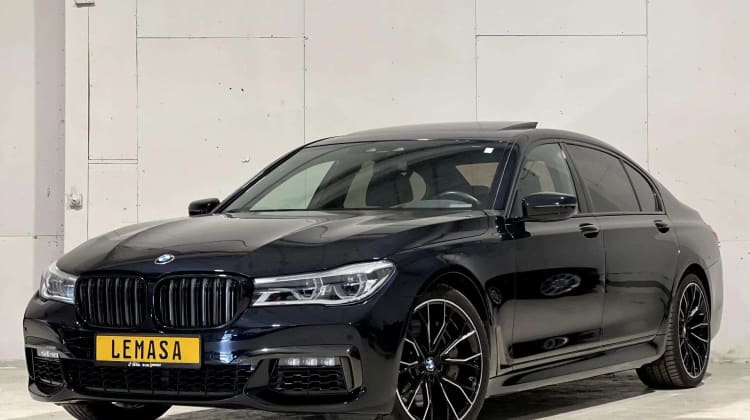 BMW 750 preview