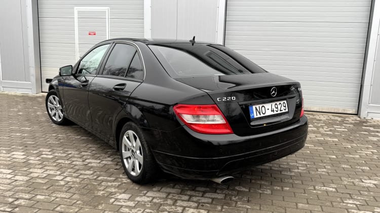 Mercedes-Benz C 220