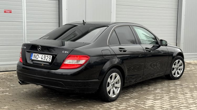 Mercedes-Benz C 220