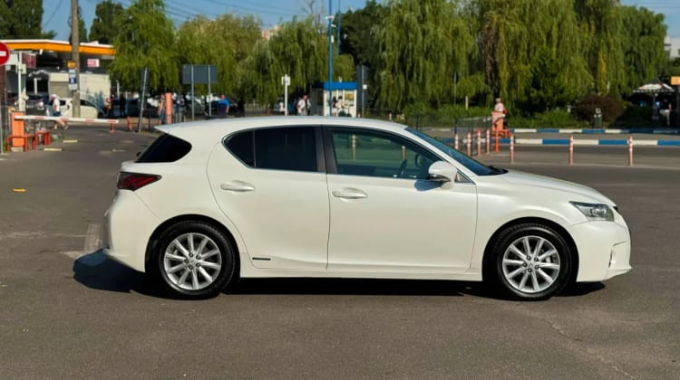 Lexus CT 200h