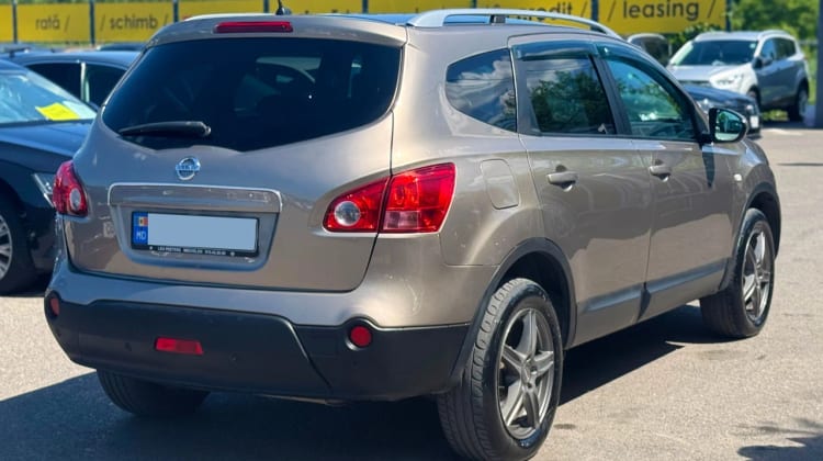 Nissan Qashqai+2