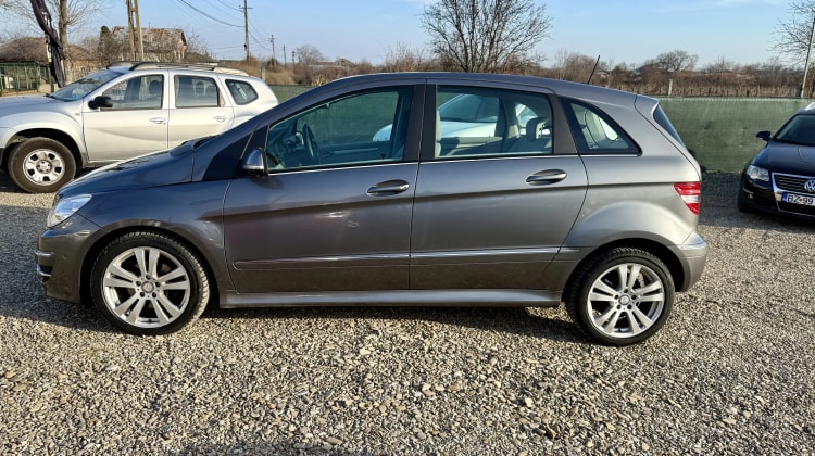 Mercedes-Benz B 200
