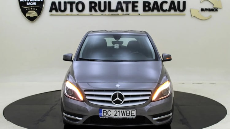 Mercedes-Benz B 180 preview