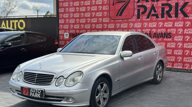 Mercedes-Benz E 220