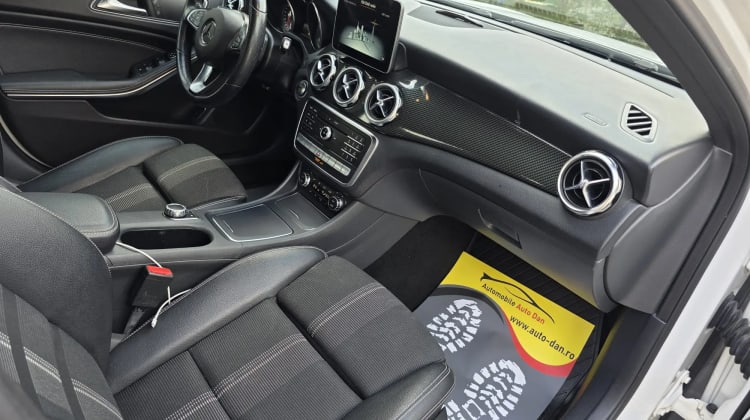 Mercedes-Benz GLA 220