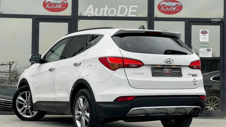 Hyundai SANTA FE