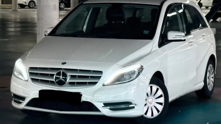 Mercedes-Benz B 180