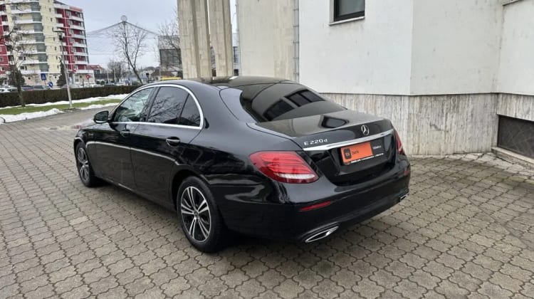 Mercedes-Benz E 220