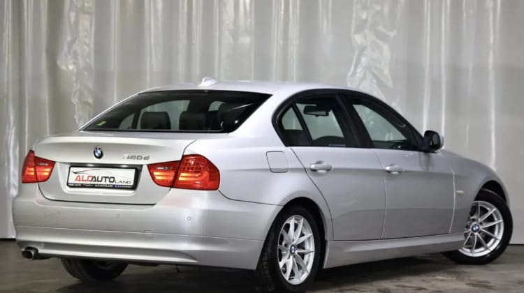 BMW 320