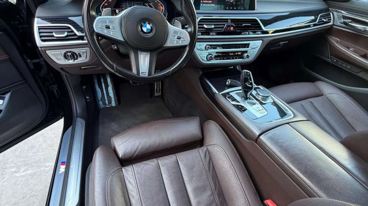 BMW 730