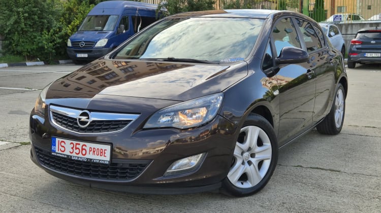 Opel Astra preview