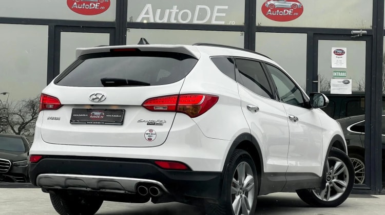 Hyundai SANTA FE