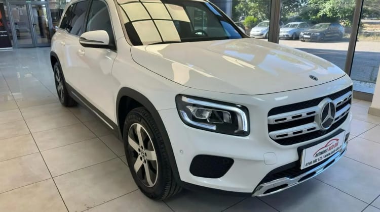 Mercedes-Benz GLB 220