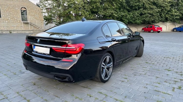 BMW 740