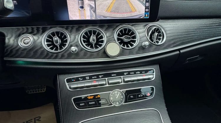 Mercedes-Benz E 200