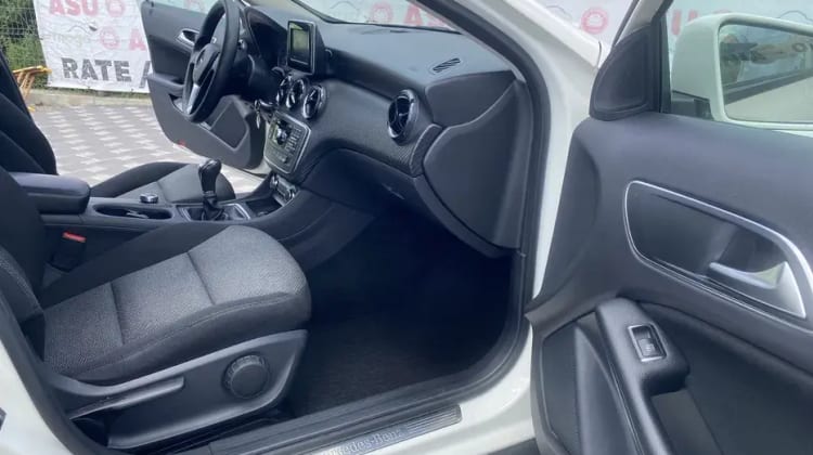 Mercedes-Benz GLA 200