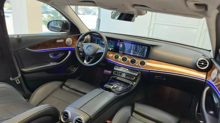 Mercedes-Benz E 220