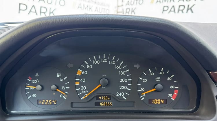Mercedes-Benz E 200