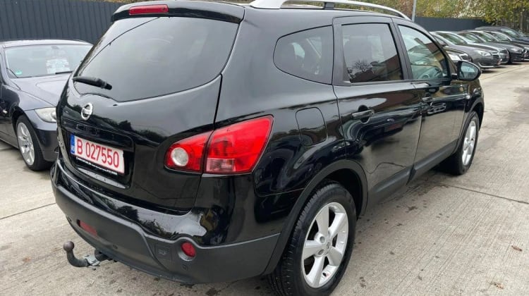 Nissan Qashqai+2