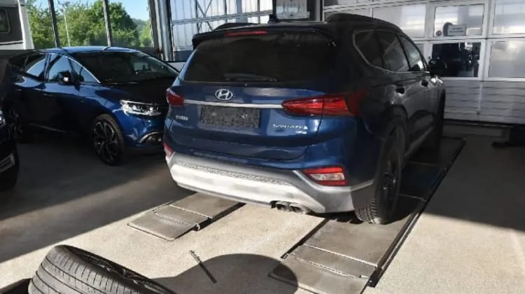 Hyundai SANTA FE