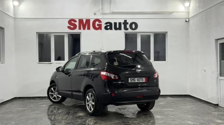 Nissan Qashqai+2