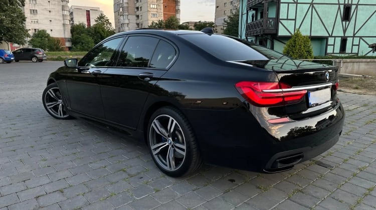 BMW 740