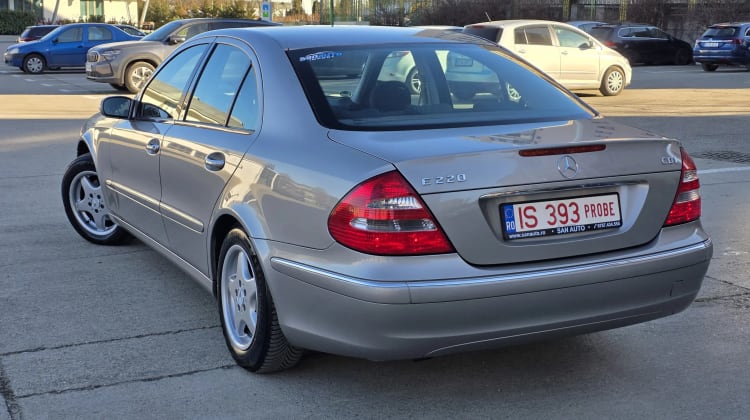Mercedes-Benz E 220
