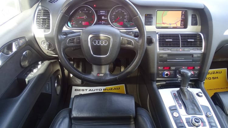 Audi Q7 8