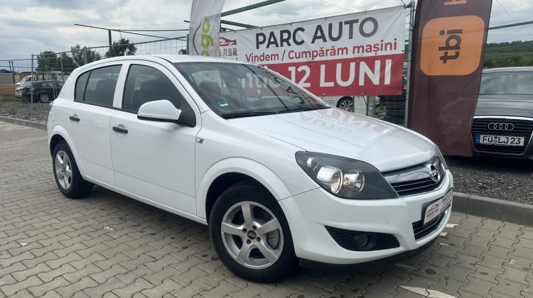 Opel Astra preview