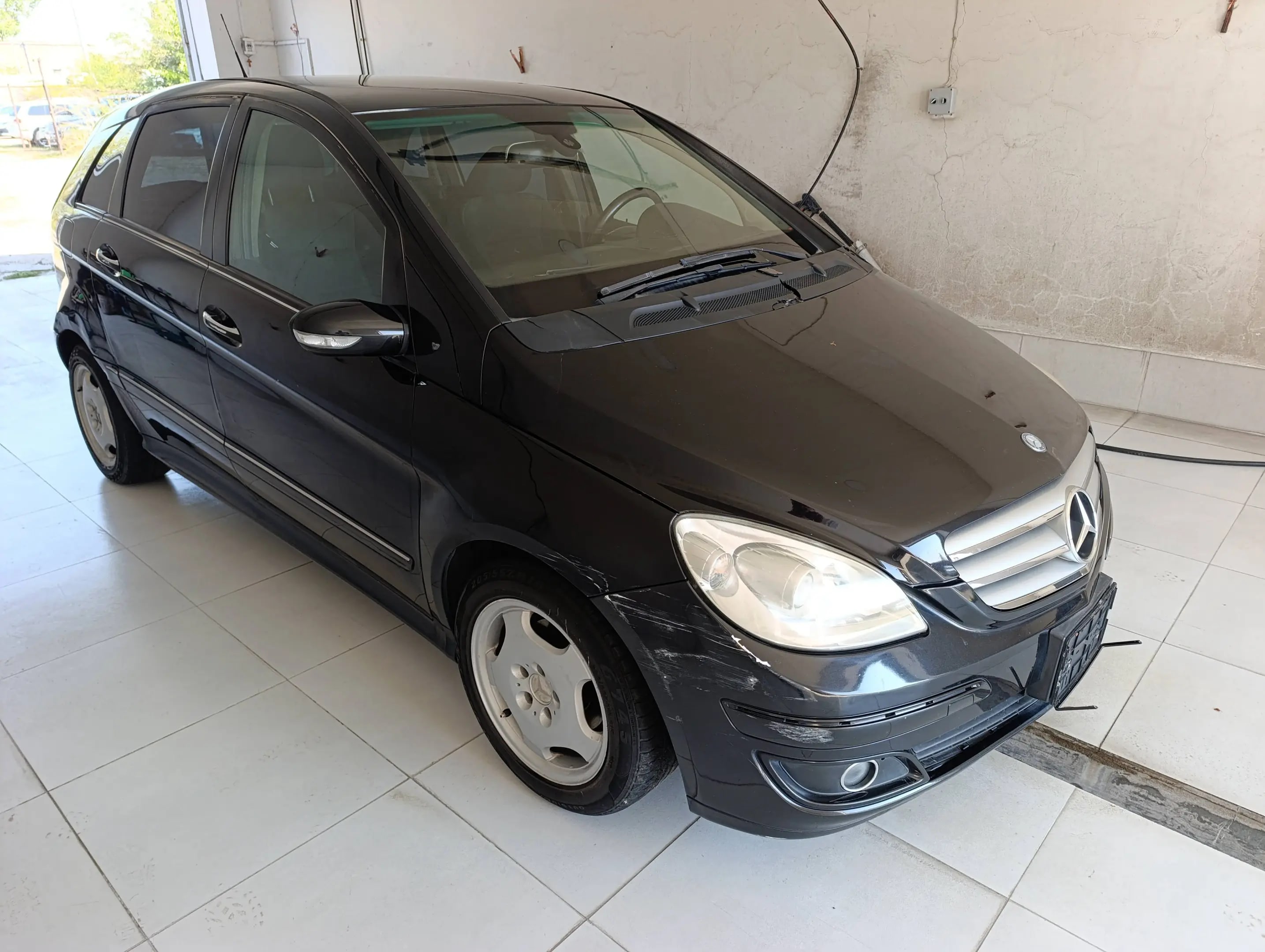 Mercedes-Benz B 170