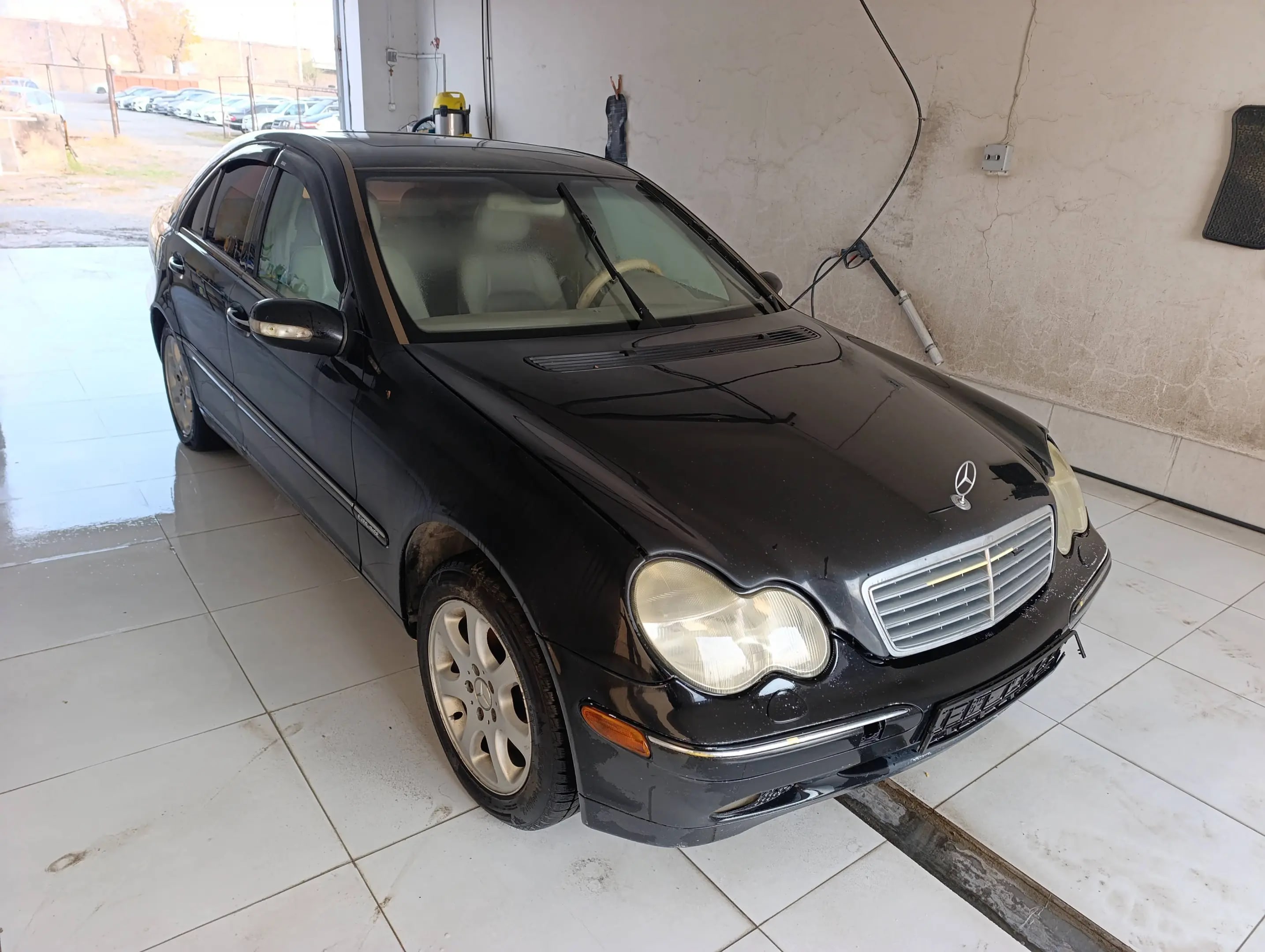 Mercedes-Benz C 240