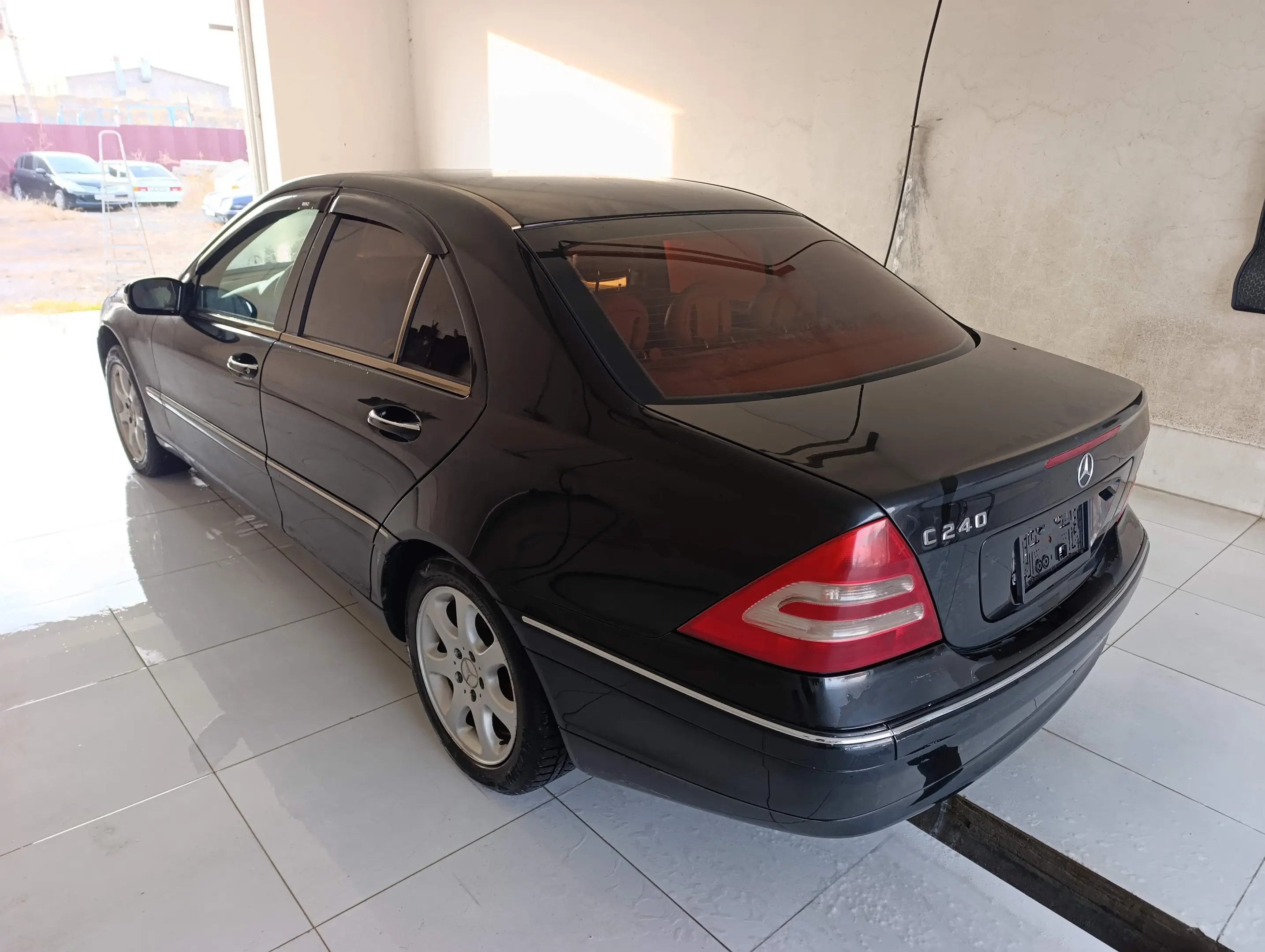 Mercedes-Benz C 240