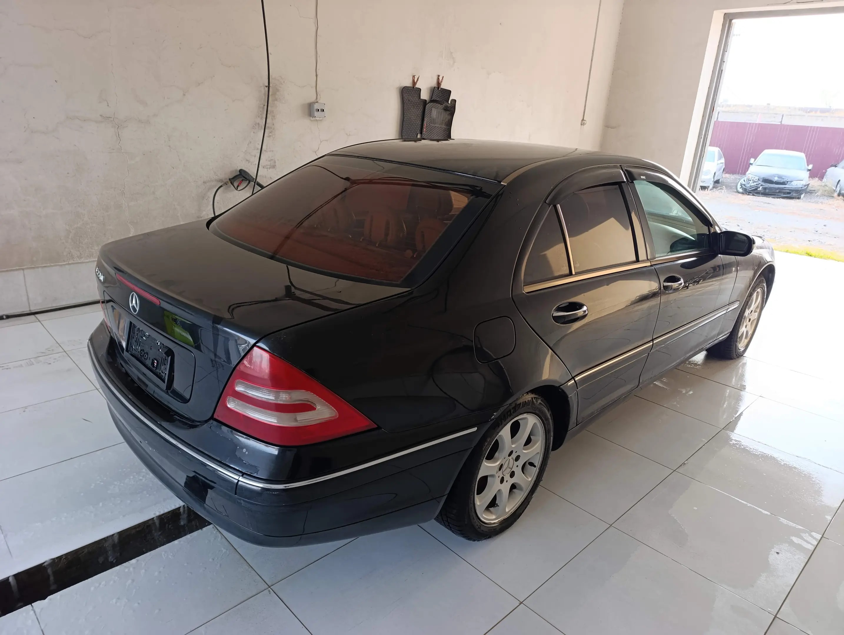 Mercedes-Benz C 240