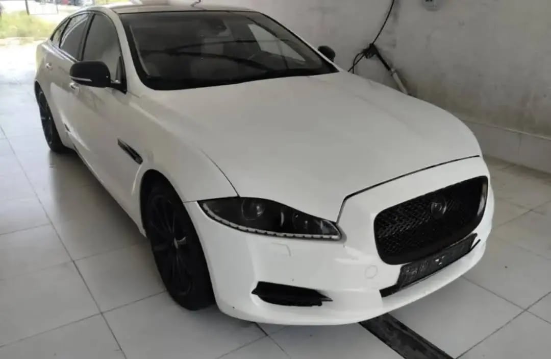Jaguar XJ