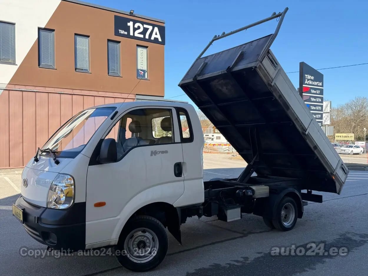 Kia K2700
