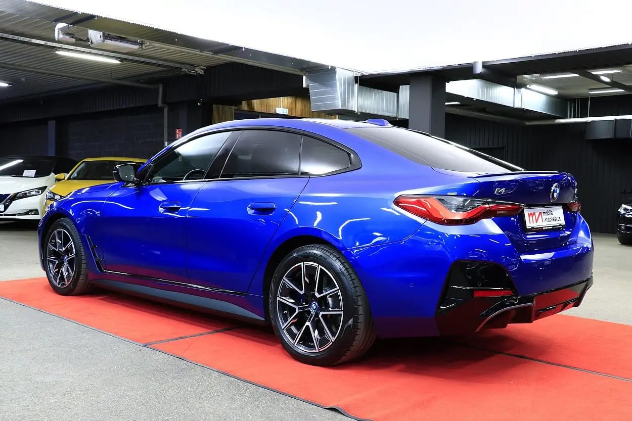 BMW i4