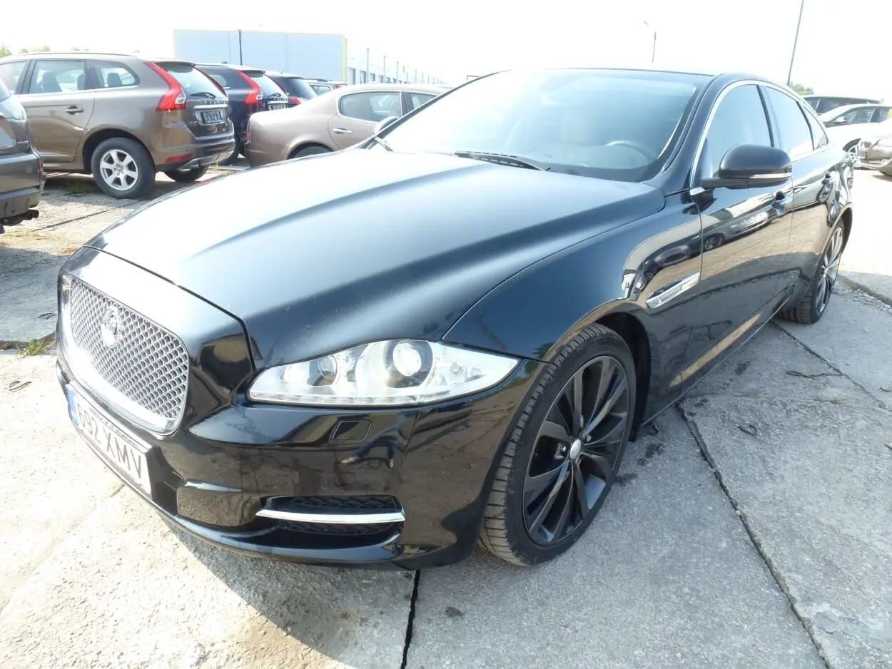 Jaguar XJ